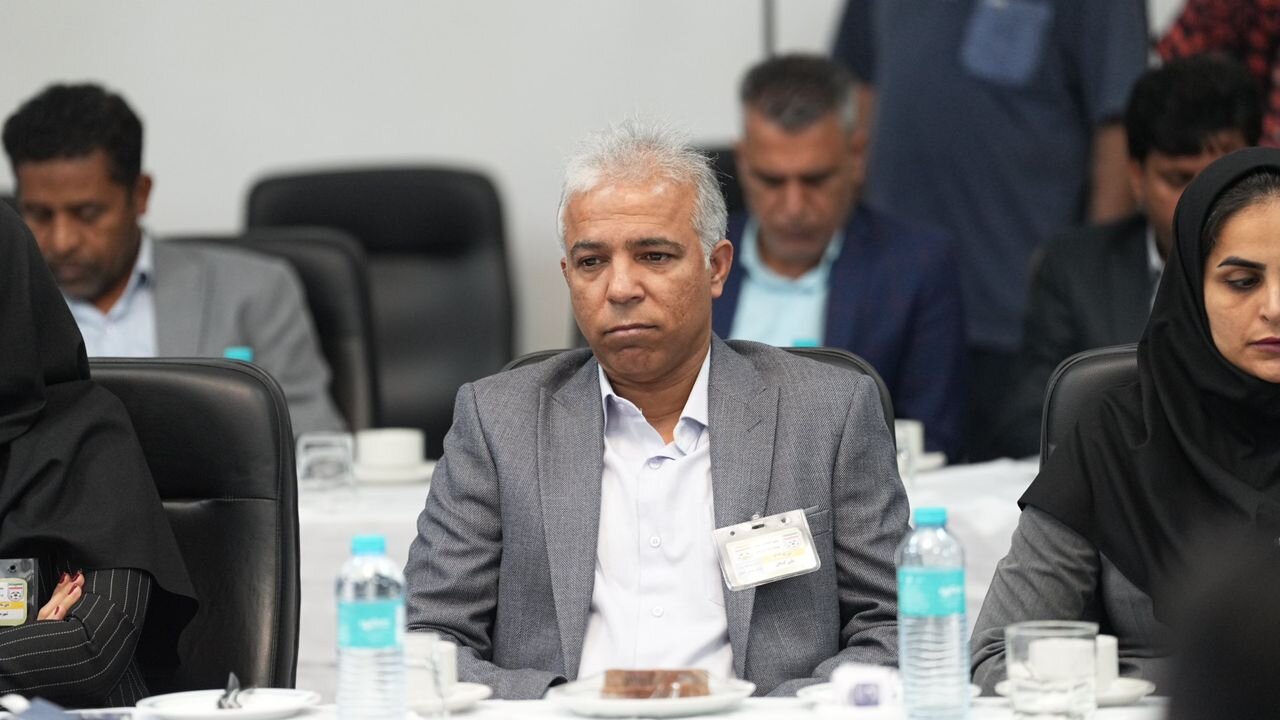 با برگزاری مجمع ؛ مهدی دسینه رییس هیئت فوتبال هرمزگان شد