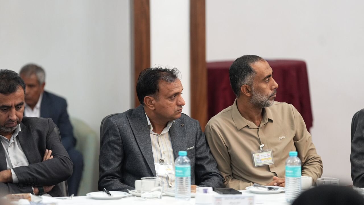 با برگزاری مجمع ؛ مهدی دسینه رییس هیئت فوتبال هرمزگان شد