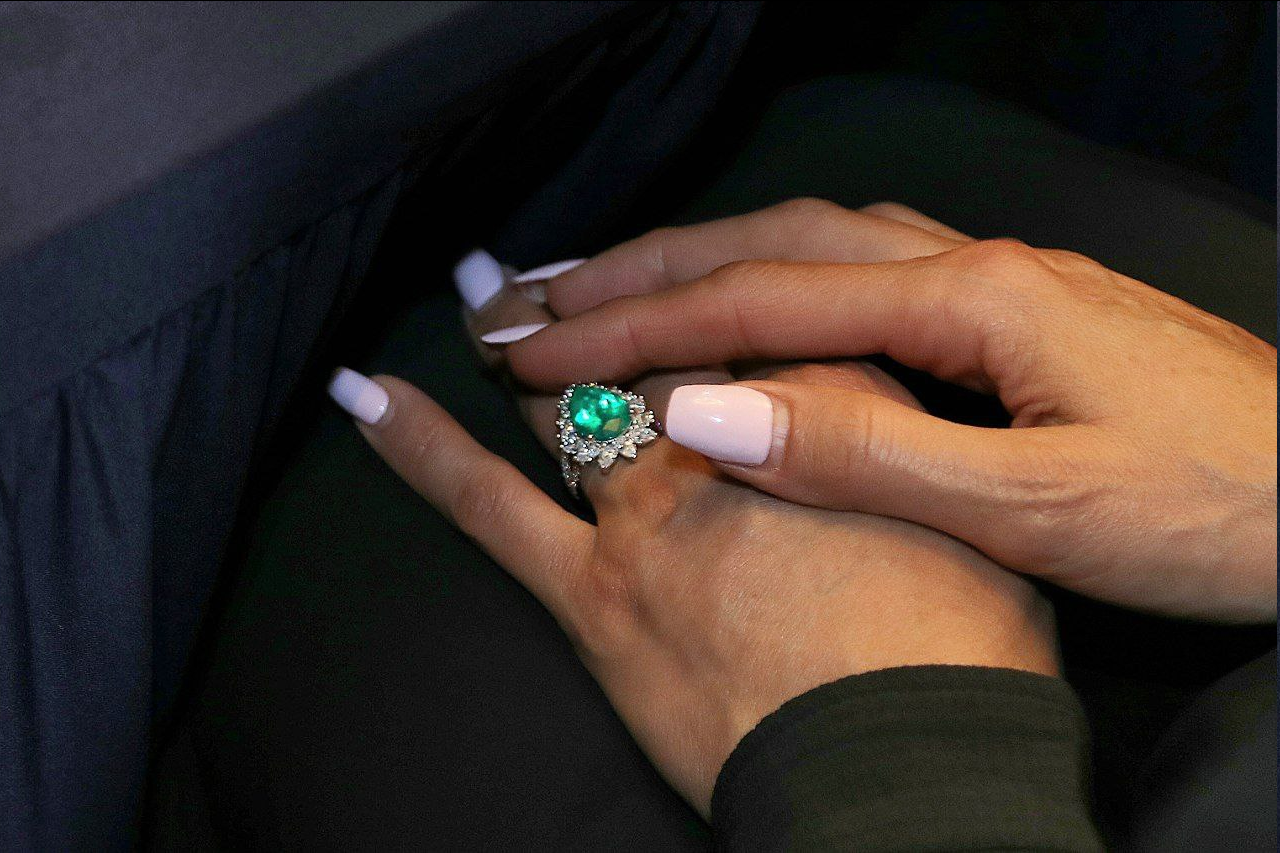 عکس | درخشندگی انگشتر همسر سیدورف در روز معارفه