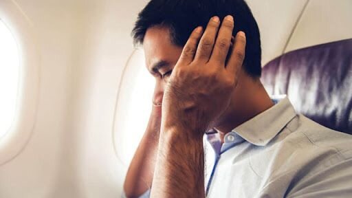 چرا در طول پرواز با هواپیما گوش‌هایمان می‌گیرد؟